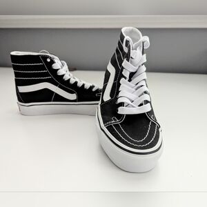 NWT Vans Unisex High-Top Sneakers/Running Shoes (Women Size 5 /Men Size 3.5)